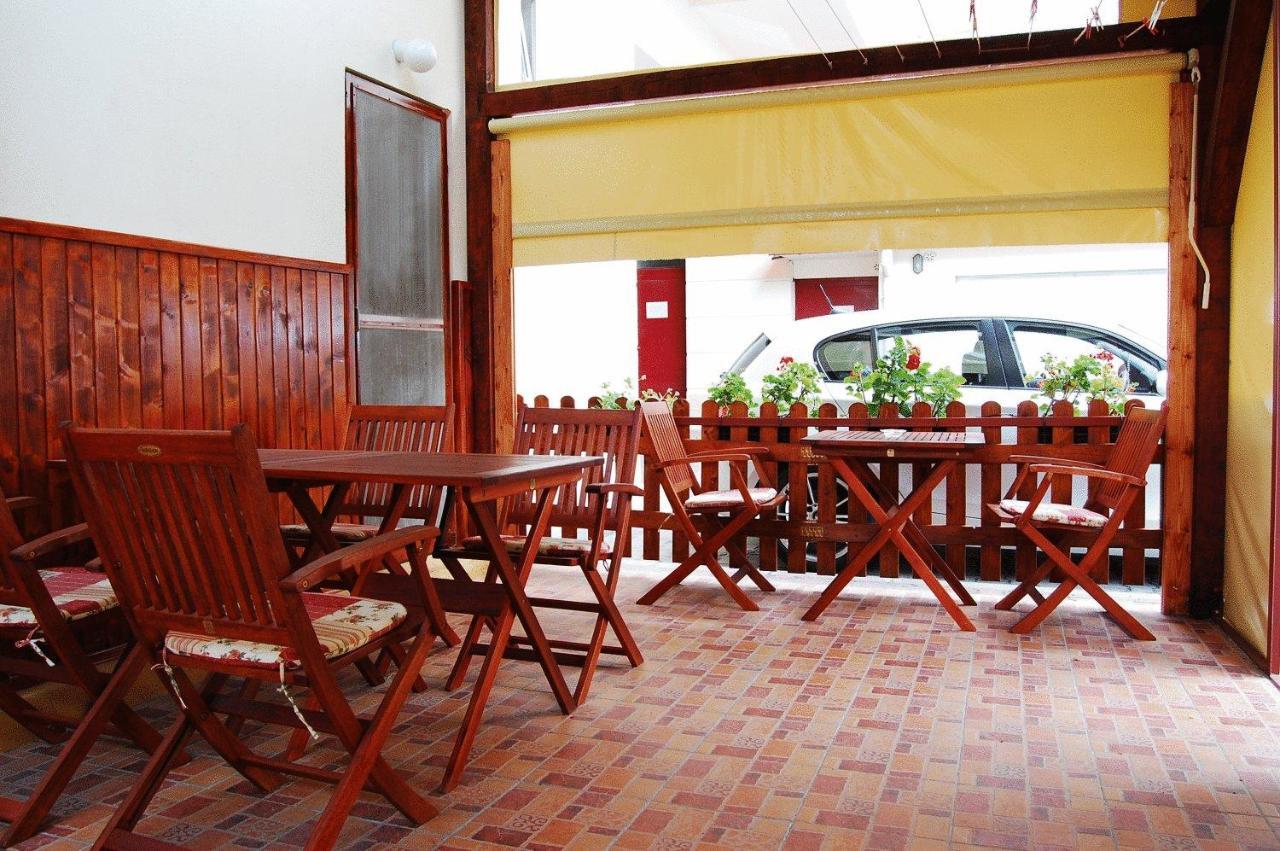 Voyager Bed & Breakfast Νόβι Σαντ Εστιατόριο φωτογραφία
